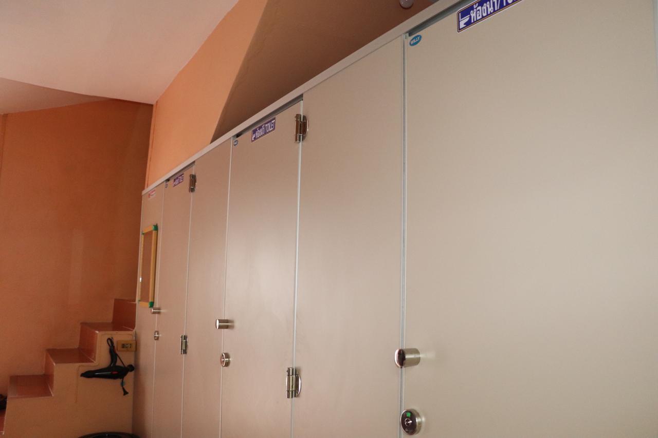 Ama Hostel Банкок Екстериор снимка