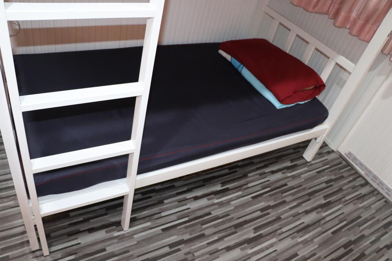 Ama Hostel Банкок Екстериор снимка