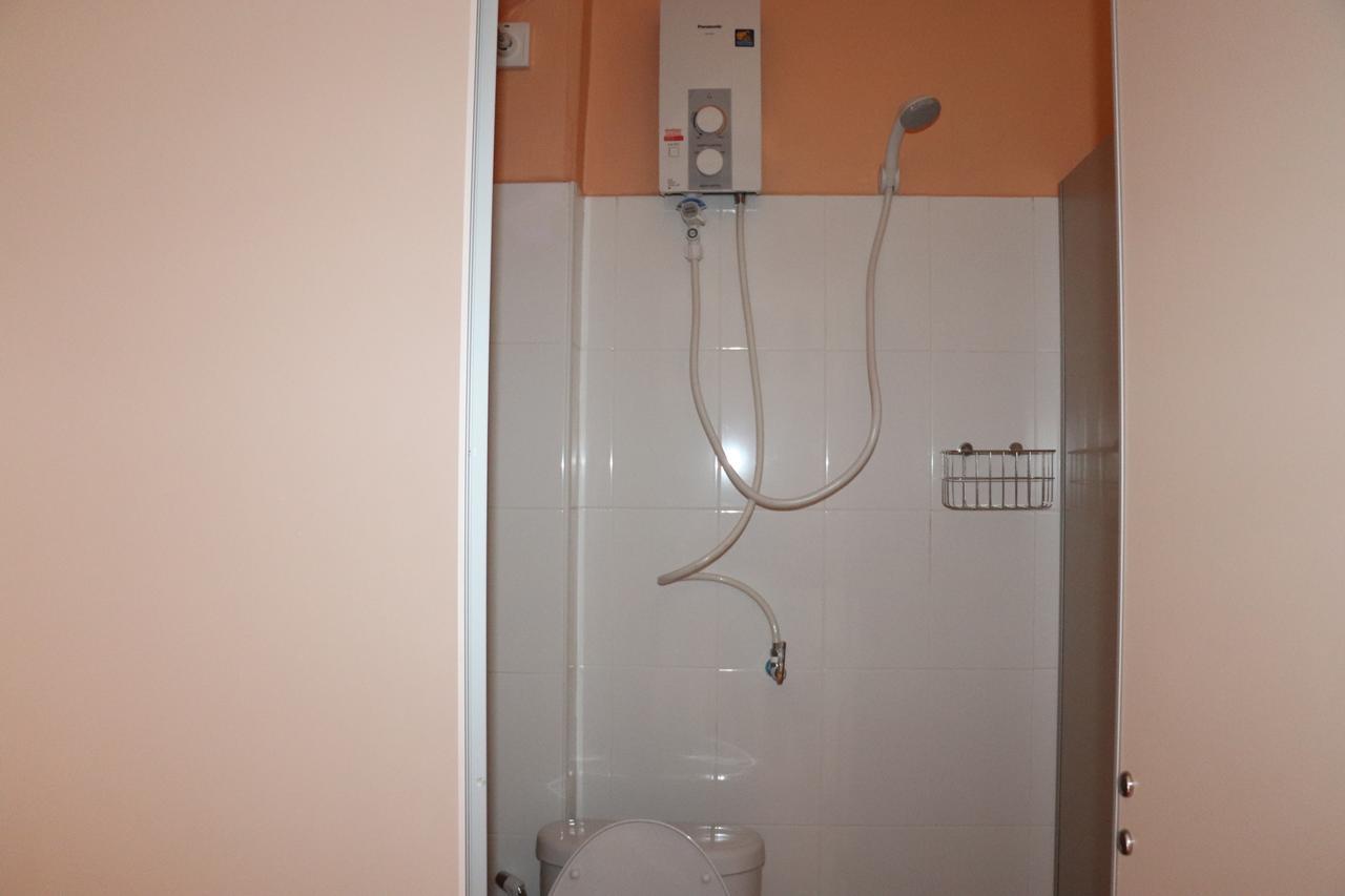 Ama Hostel Банкок Екстериор снимка
